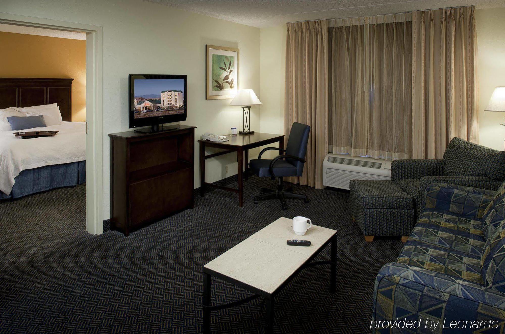 Hampton Inn & Suites Pueblo-Southgate Oda fotoğraf